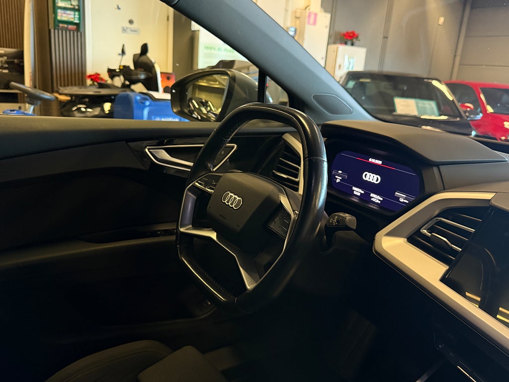 Audi Q4 e-tron 2022 - miniatyr 17