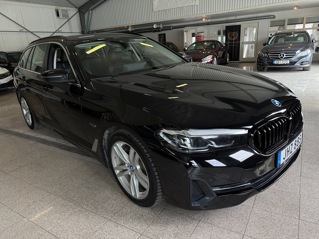 BMW 530e xDrive Touring 292hk 1 ägare H&K Skinn Navi Backkamera 