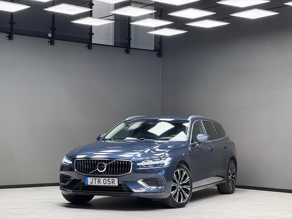 Volvo V60 Recharge T6 AWD Euro 6 / 360-kamera / 