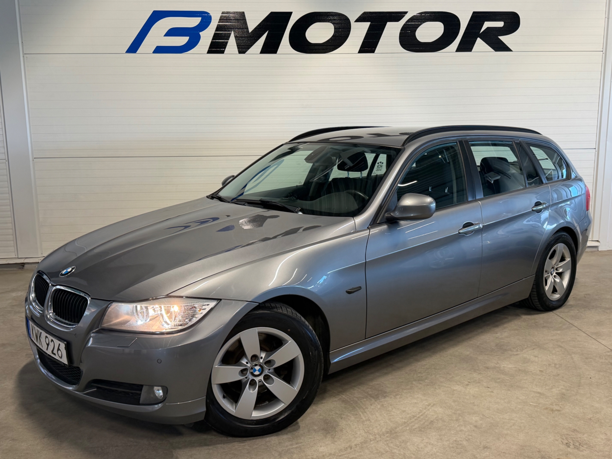 BMW 318 d Touring Comfort Euro 5 2011, bild 2/10