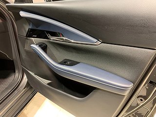 Halvkombi Mazda CX-30 7 av 20