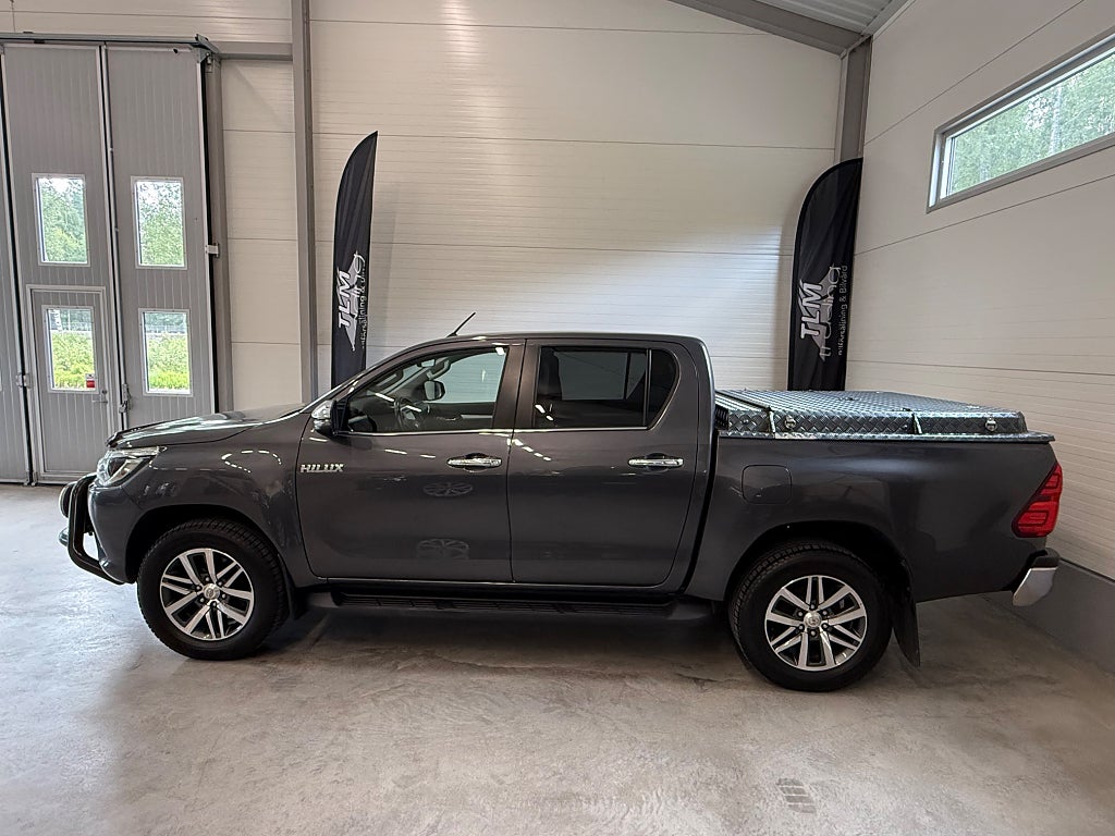 Toyota Hilux Dubbelhytt 2.4 AWD AUT SKINN VÄRMARE DRAG Euro 6