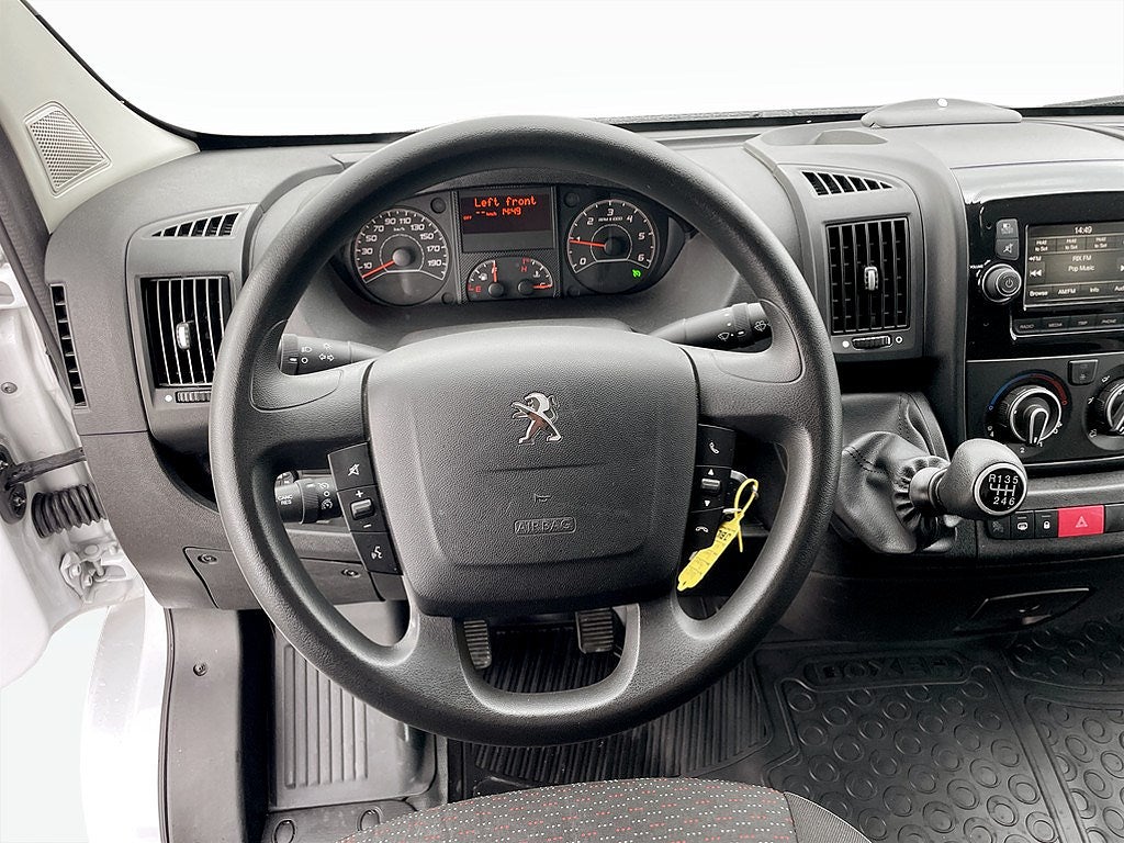Bild på Peugeot Boxer PRO+ 335 2.2 BHDi 145hk L3H2 - DRAG, B-KAMERA