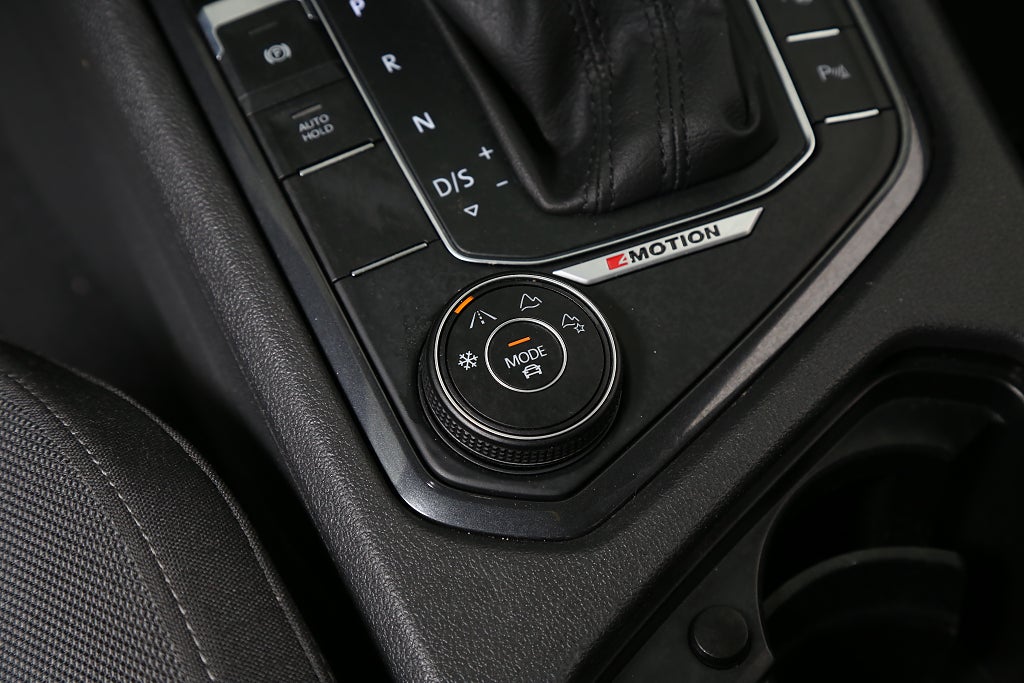 Volkswagen Tiguan Allspace 2,0 TDI 200hk 4M R-Line 7-sätes Värmare Drag 2021