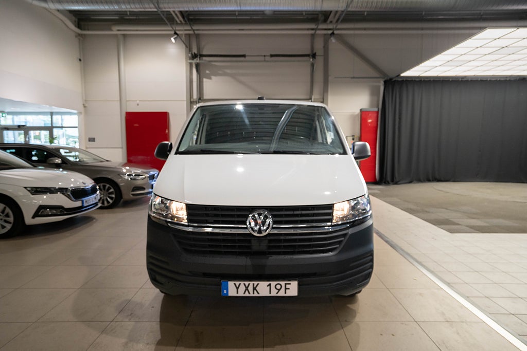 Volkswagen Transporter T30 TDI KAMERA D-VÄRMARE DRAG CARPLAY MOMS 1-ÄGARE