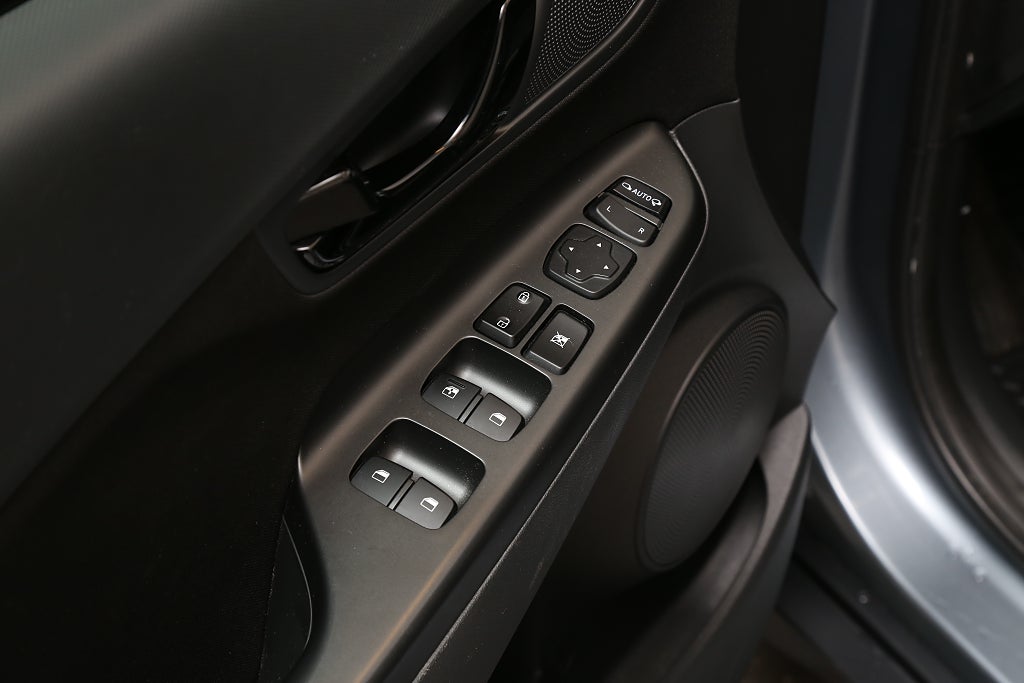 Hyundai Kona Hybrid 1,6 GDI 141hk Premium HEV Aut Dragkrok 2020