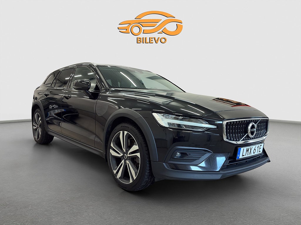 Volvo V60 Cross Country D4 AWD 190hk Momentum H-Skinn Keyless Värmare BLIS Drag