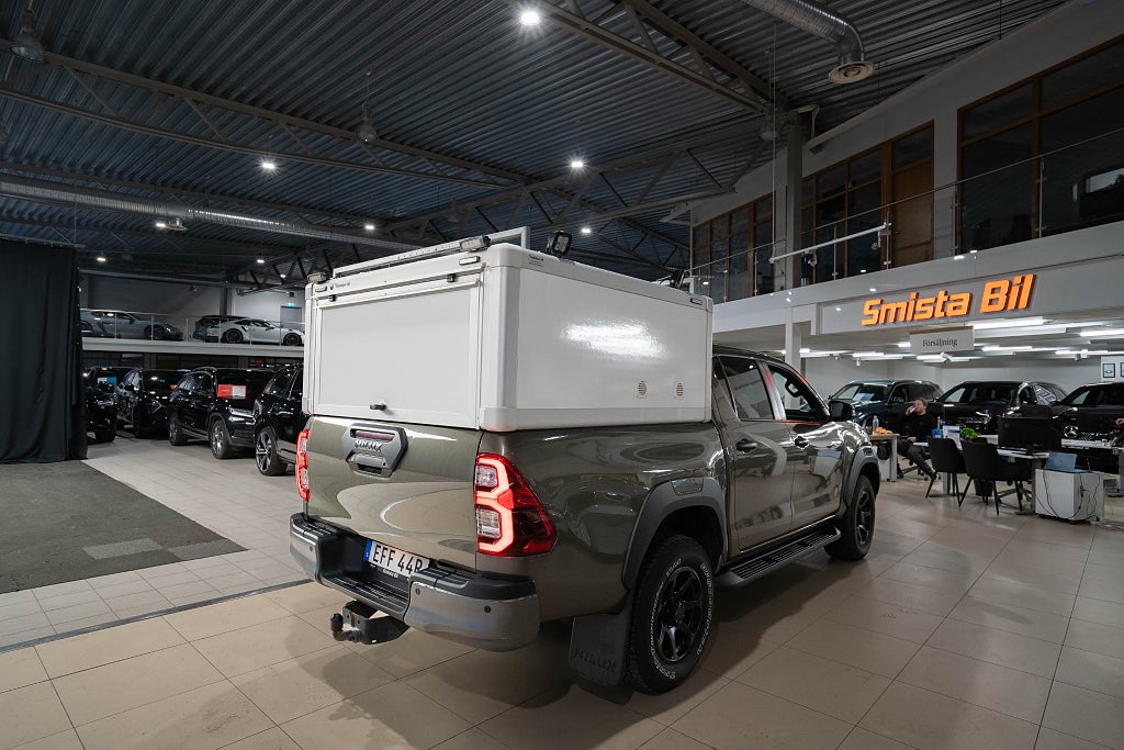 Toyota HiLux 2.8 AWD INVINCIBLE HUNDKÅPA INVERTER D-VÄRMARE MOMS 204