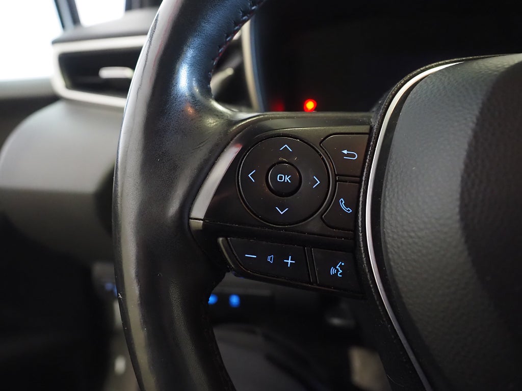 Toyota Corolla Touring Sports Hybrid e-CVT Style Drag M-Värmare Kamera 2019