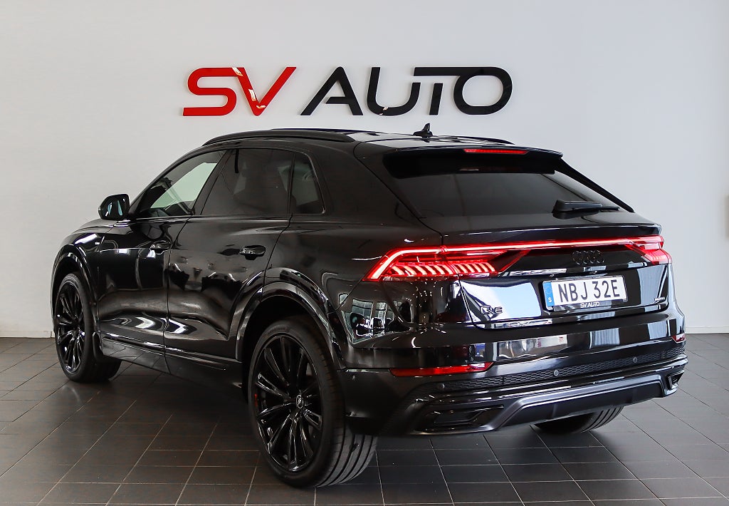 Audi Q8 TDI S line Selection MOMS Pano Matrix Värmare Drag