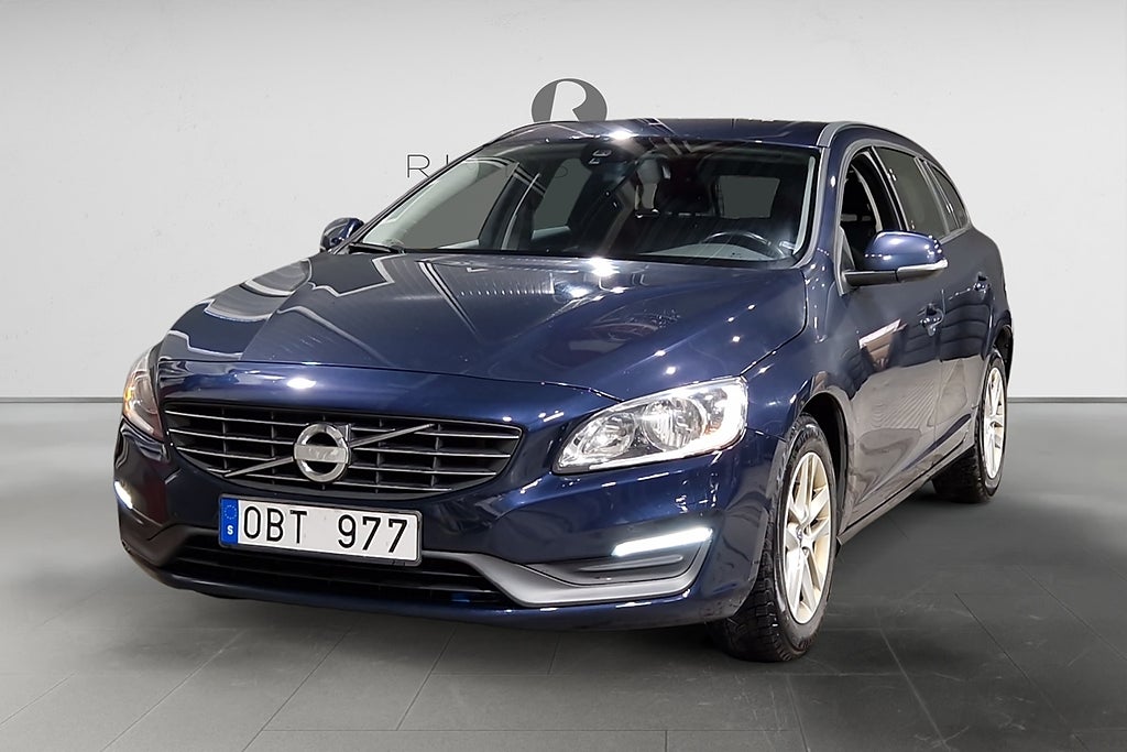 Volvo V60 T3 150 HK KINETIC P-VÄRM 15500MIL KAMREM BYTT 16"