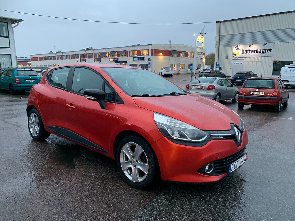 Renault Clio 1.2 Euro 5 Besiktad Servad AC 