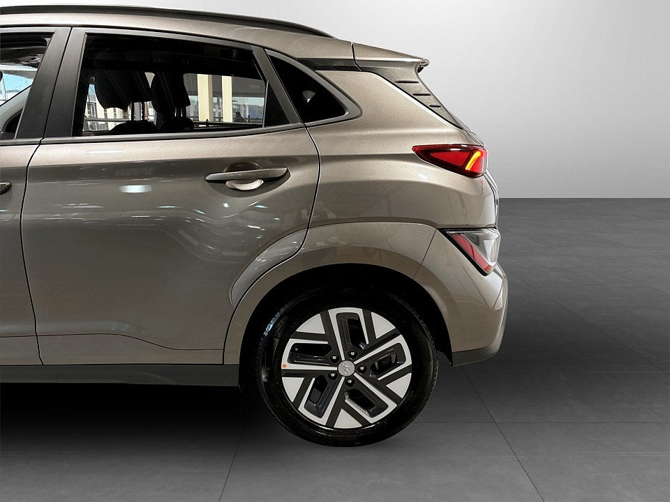 Bild på Hyundai Kona Essential 39.2kWh 136hk Aut - B-KAMERA, RATTVÄRME