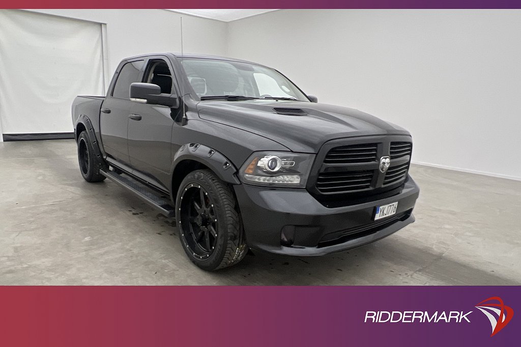 Dodge RAM Sport 5.7 V8 4x4 Dragkrok Luft Skinn Taklucka Moms