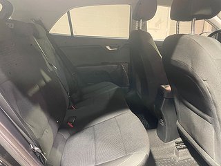 Halvkombi Kia Rio 12 av 25