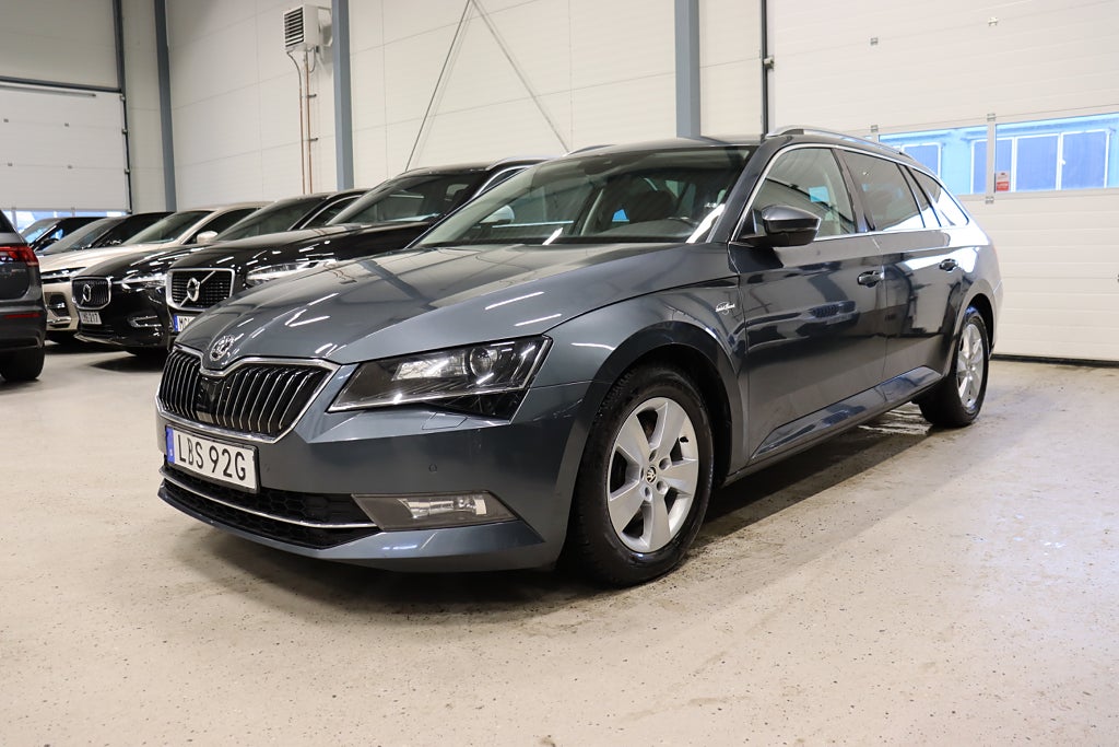Skoda Superb Kombi 2.0 TDI 4x4 Business, L&K Canton Läder Drag 190hk