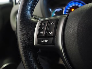 Halvkombi Toyota Yaris 17 av 21