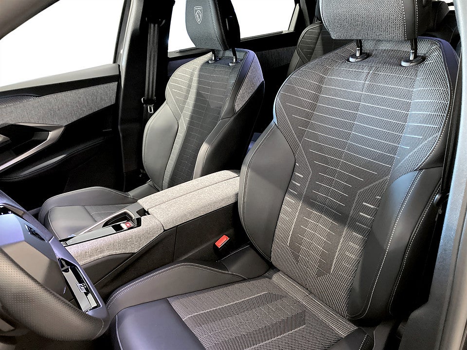 Bild på Peugeot 5008 GT Hybrid 1.2 PT 145hk Aut 7-SITS B-KAMERA NAV