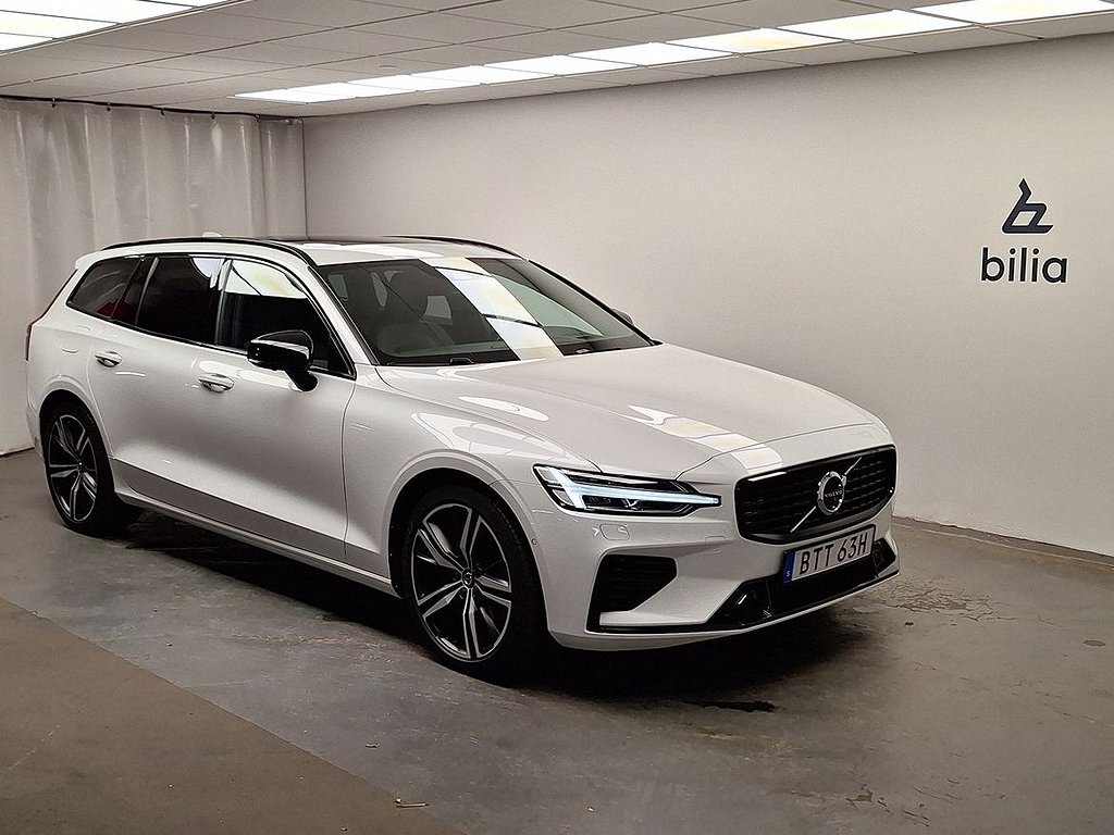 Volvo V60 Recharge T8 R-Design / Bowers & Wilkins / 360 Kamera / Blis/ Dra