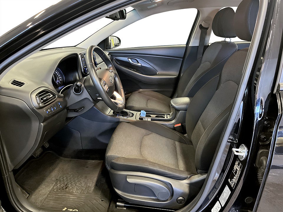Bild på Hyundai i30 Essential 1.0 MHEV 120hk Aut B-KAMERA CARPLAY