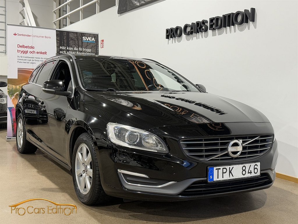 Volvo V60 D5 Manuell, 215hk Momentum. D-krok- Taklucka. Ny-Serv.