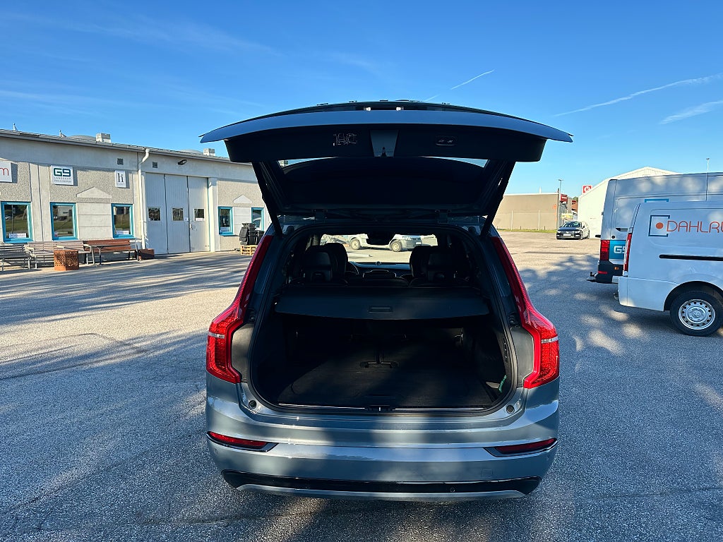 Volvo XC90 B5 AWD R-Design Pro Edition / 7sits