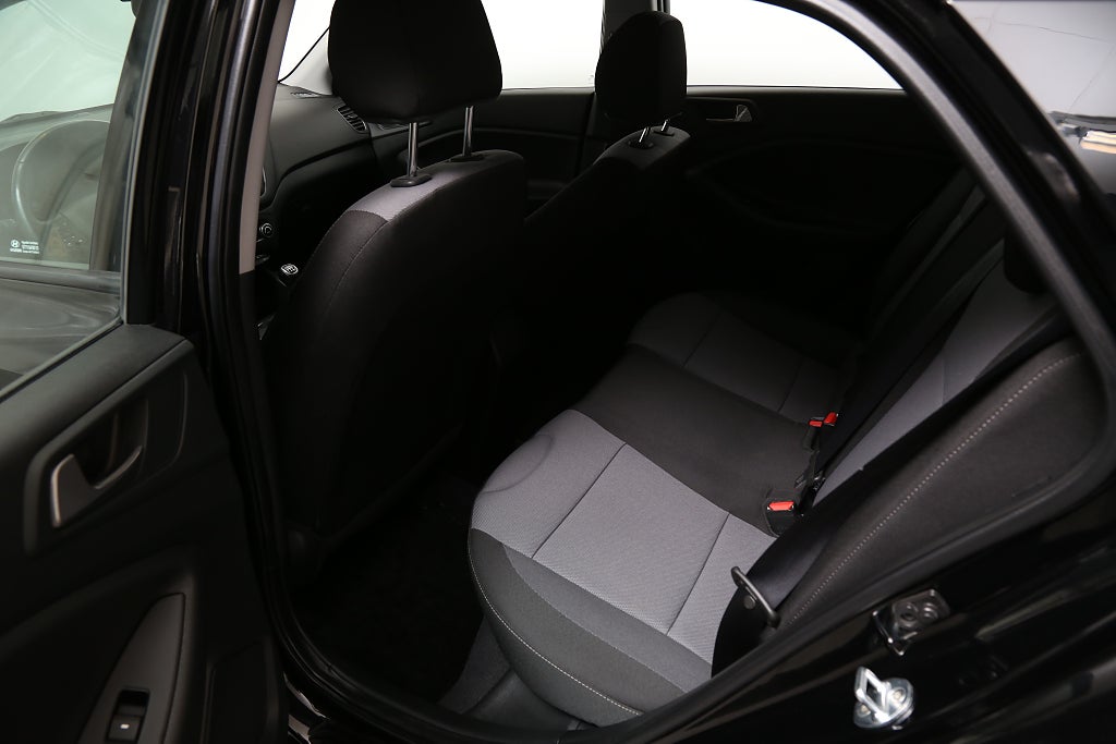 Hyundai i20 1,2 Premium CarPlay Kamera P-sensor Motorvärmare