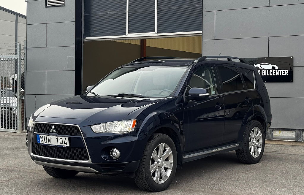 Mitsubishi Outlander 2.2 Di-D 4WD Sportronic Business 7 sits ny besiktigad