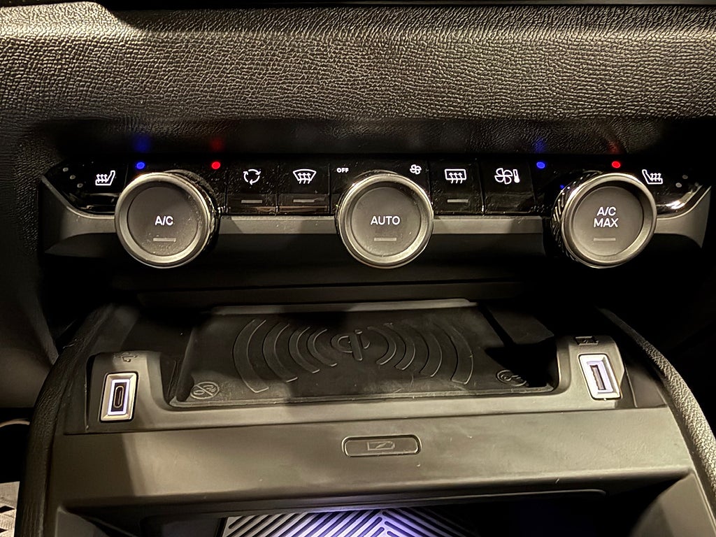 Bild på Citroën e-C4X X SHINE Exklusive Electric 136hk Back/Nav