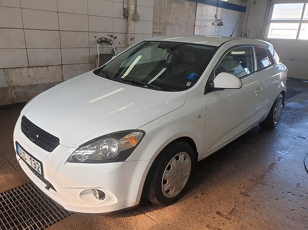 Kia ProCeed 2.0 CRDi 140hk 2008, kuva 2/37