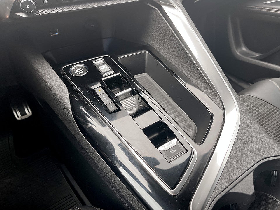 Bild på Peugeot 5008 GT 1.2 PT 130hk Aut 7-SITS B-KAMERA CARPLAY