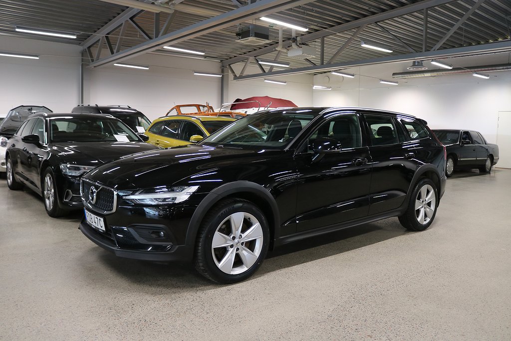 Volvo V60 Cross Country B4 AWD Geartronic Momentum 