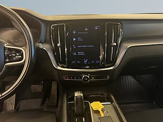 Volvo V60 B4 Advanced SE SoV-däck/HK-Ljud/Kamera/Elstol/Psens – bild 11