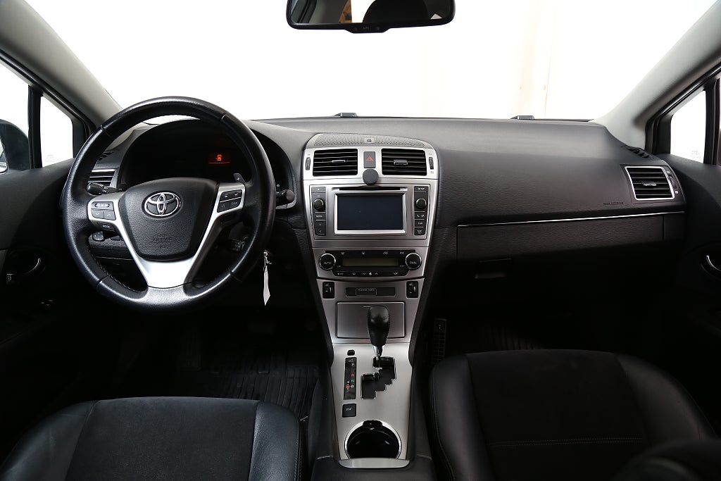 Toyota Avensis 1,8 147hk Multidrive S Edition 50 Kombi Navi Motorv 2015