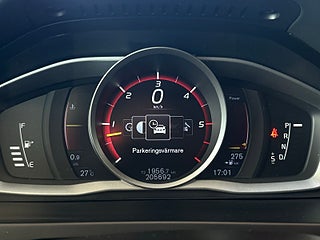 Volvo V60 D4 AWD Momentum Business S&Vhjul/Drag/Dvärm/AdaptivFart – bild 18