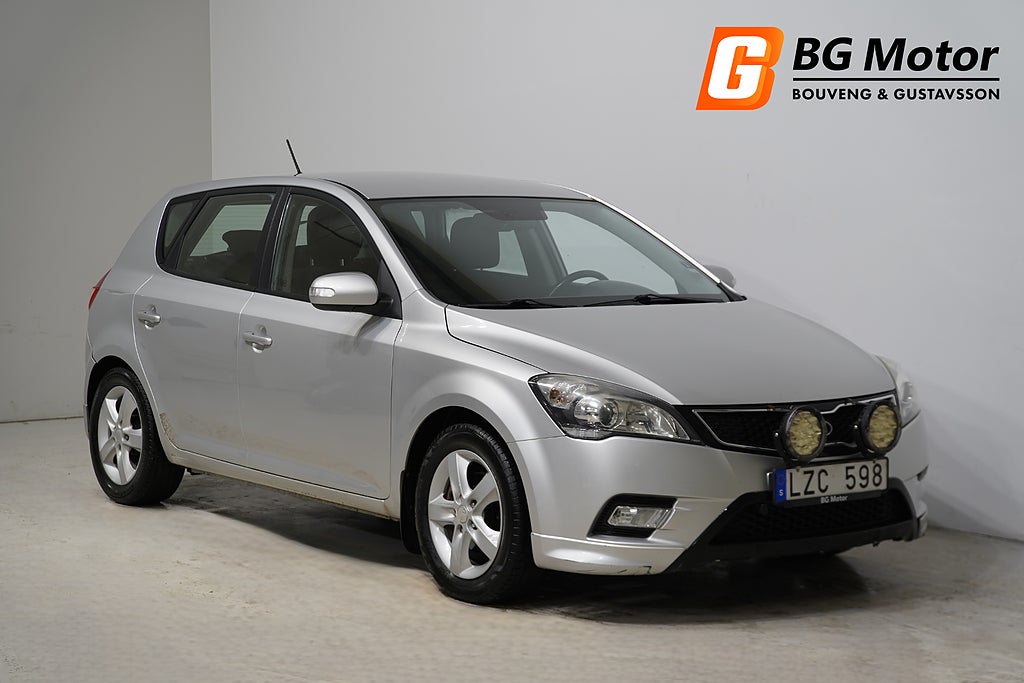 Kia Ceed cee'd 1.6 CRDi 128HK P-sensorer/Nyservad