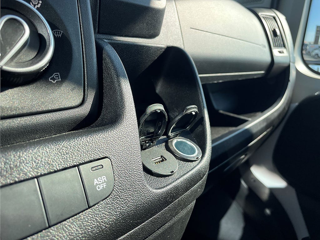 Bild på Peugeot Boxer PRO+ 2.2 BHDi 140hk L3H2 - DRAG,LÅGA MIL, B-KAMERA