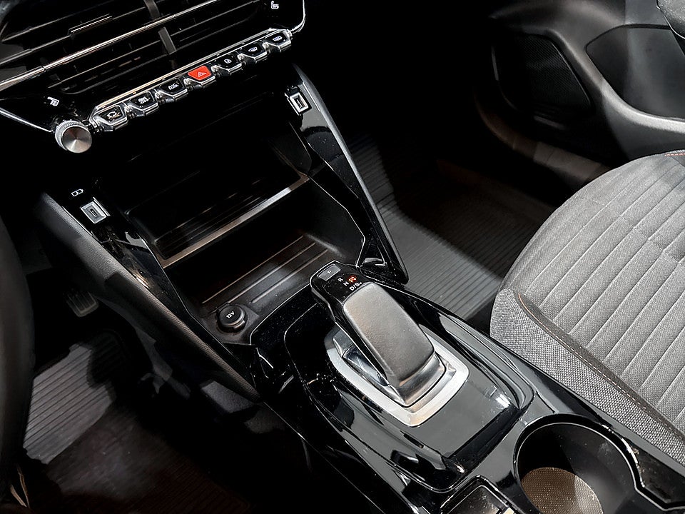 Bild på Peugeot E-208 Active Pack 50kWh 136hk Aut CARPLAY BACKSENSORER