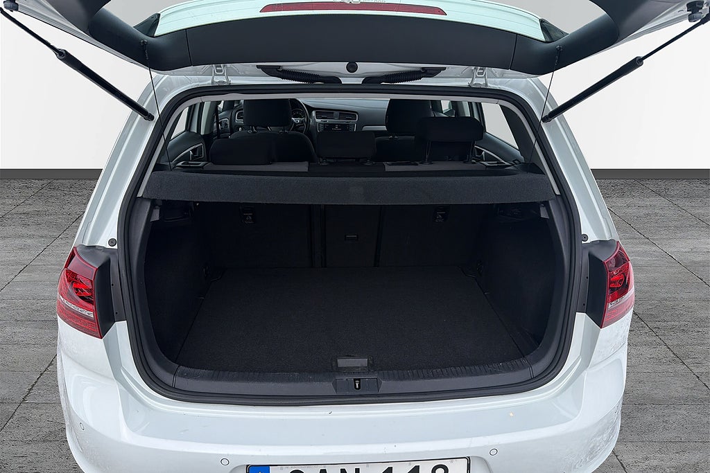 Volkswagen E-Golf 2015
