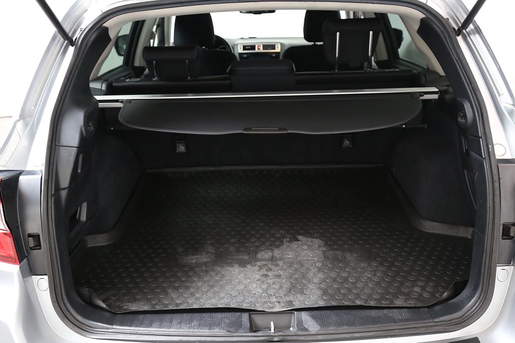 Subaru Outback 2,5i 175hk Base AWD Aut Motorv Drag Extraljus 2017
