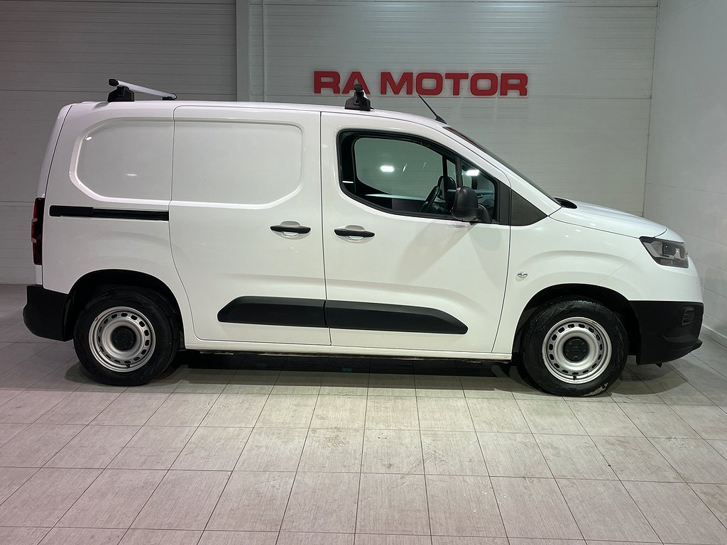 Toyota ProAce City 1.2 | MOMS | Drag | 1 ägare 2021