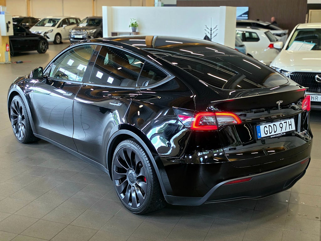 Tesla Model Y Performance 534hk AWD / Autopilot / Momsbil