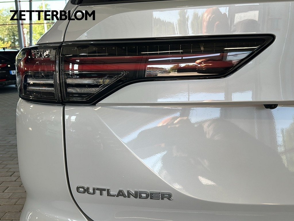 SUV Mitsubishi Outlander 18 av 18