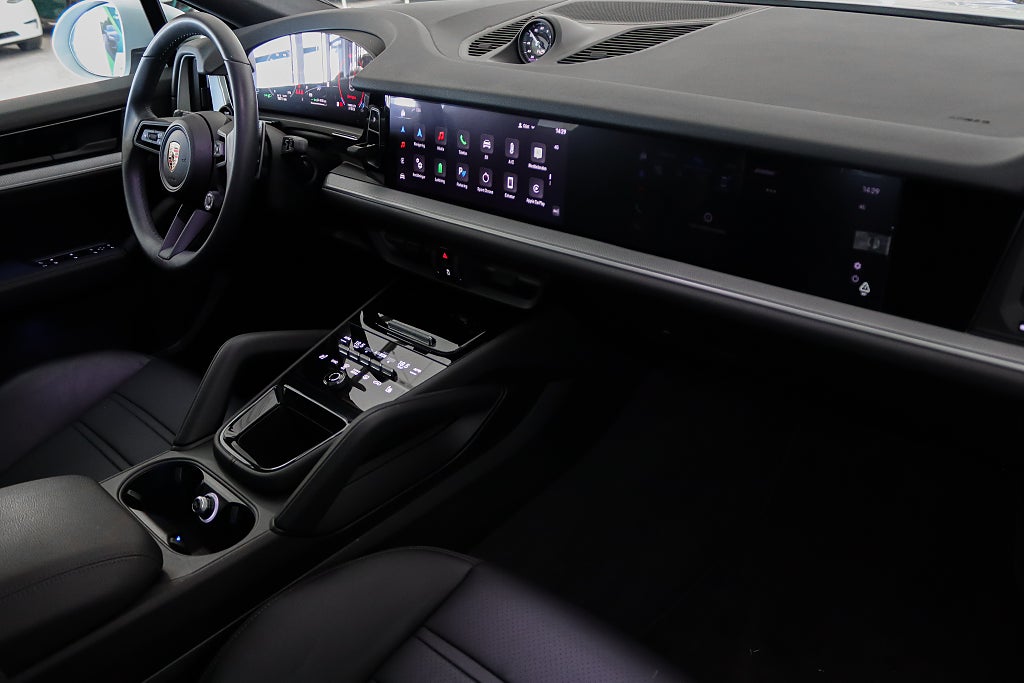 Porsche Cayenne Coupé E-Hybrid SportDesign BOSE Passagerardisplay MOMS