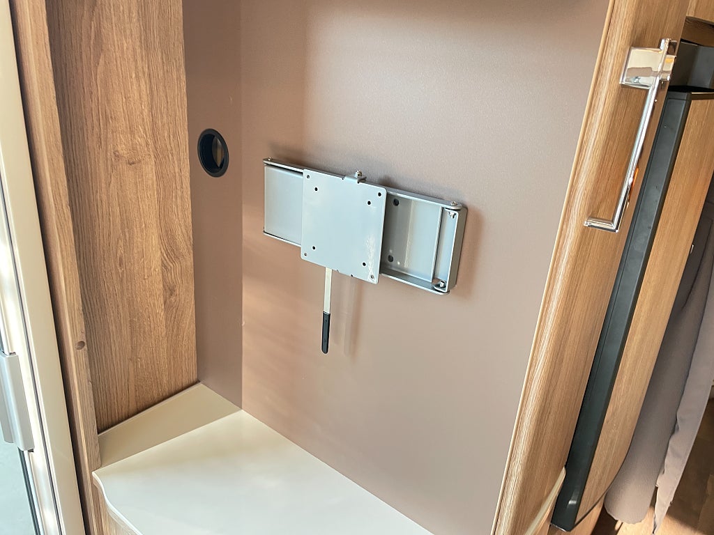 Kabe Smaragd 520 XL KS / ALDE / AC / Året runt standard / 1995kr/mån  - Kabe