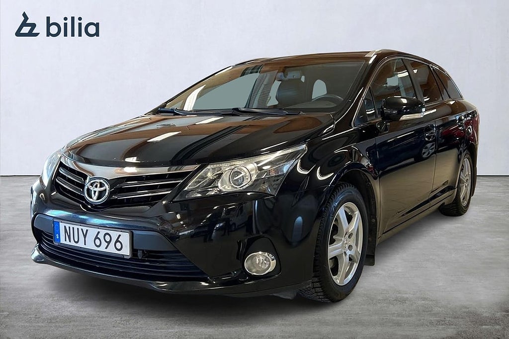 Toyota Avensis Kombi 1.8 MAN EDITION 50 SKYVIEW DRAGKROK MOTORVÄRMARE VINTERH..