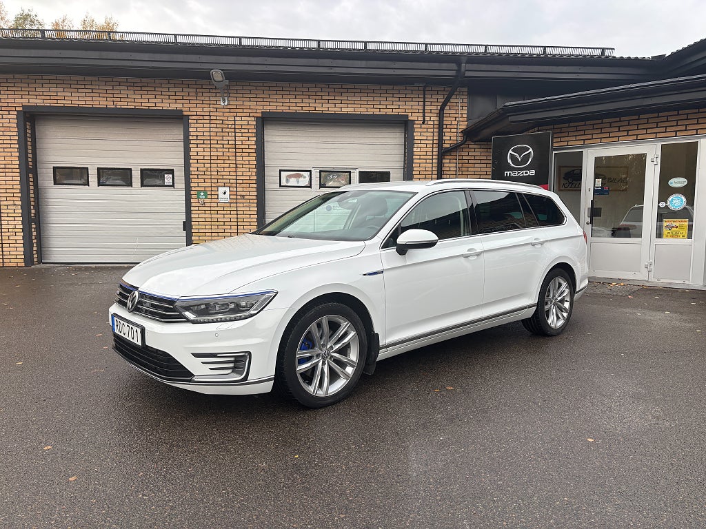 Volkswagen Passat Variant GTE 1.4 TSI ACT GTE | Värmare | Drag | V-hjul