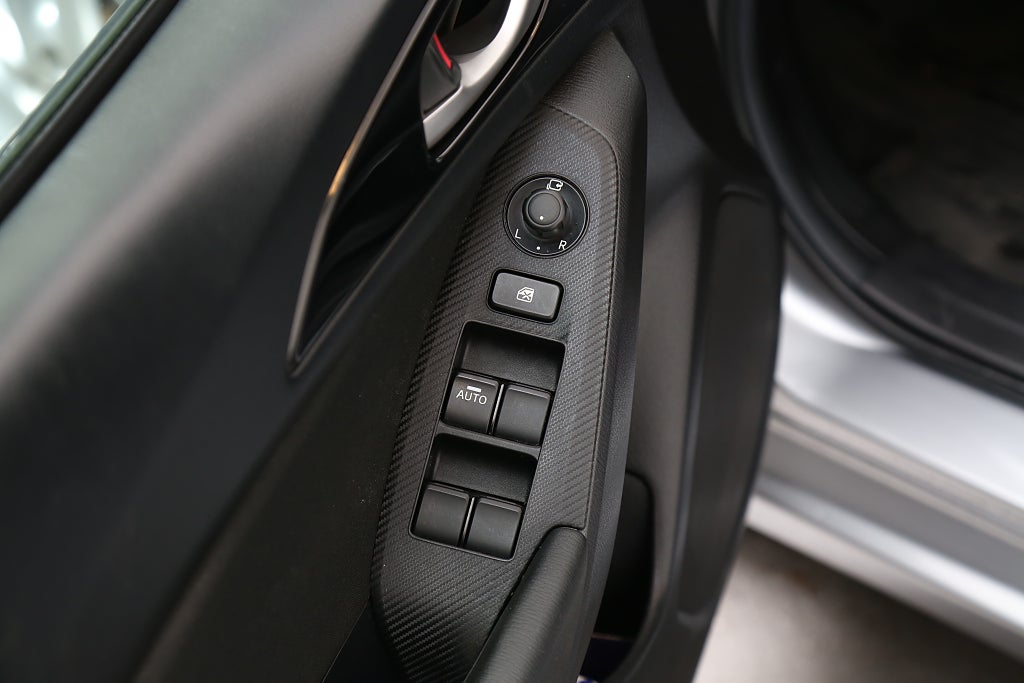 Mazda 3 Sport 2,0 SKYACTIV-G 120hk Vision Navi P-sensorer 2016