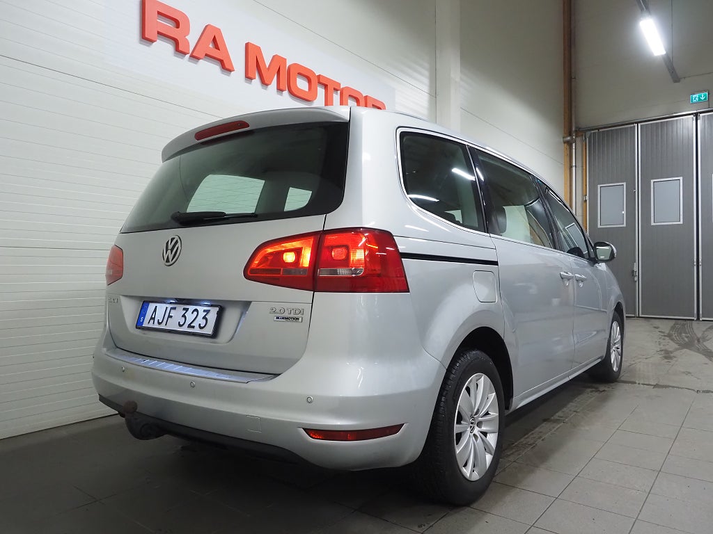 Volkswagen Sharan 7-sits 2.0 TDI 140hk Masters Dragkrok D-Värm Kamera 2015