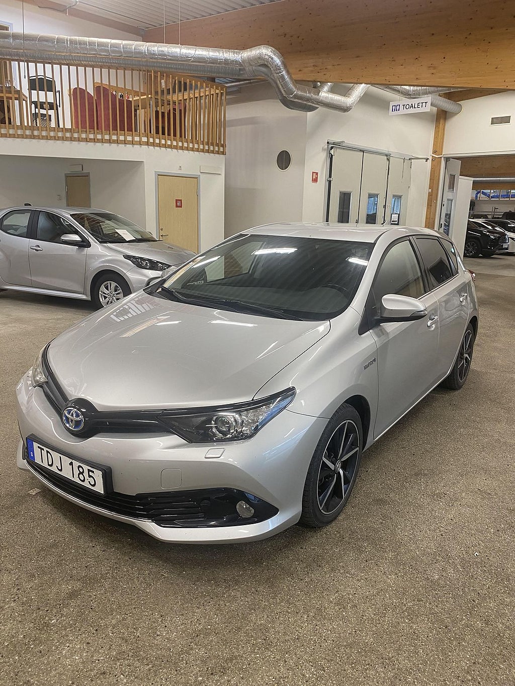 Toyota Auris Hybrid e-CVT | Vinterhjul | Motorvärmare